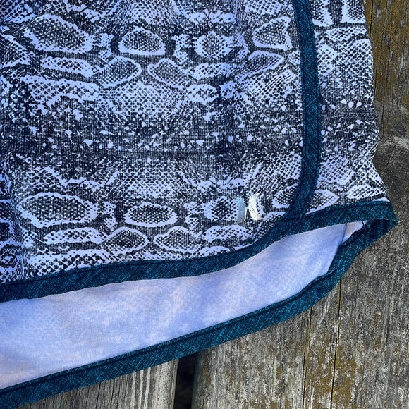 HURLEY animal print Super Suede Beachrider Board Shorts - Picture 2 of 6